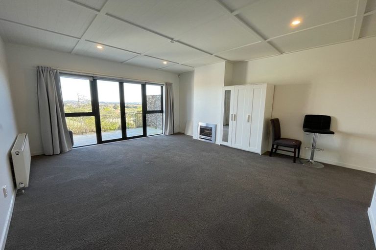 Photo of property in 283 Old North Road, Kumeu, 0892