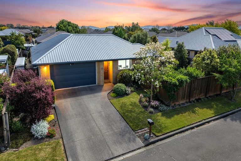 Photo of property in 16 Chamberlain Lane, Rangiora, 7400