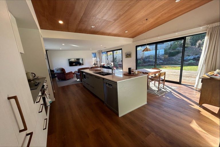Photo of property in 21 Tomtit Crescent, Lake Hawea, 9382