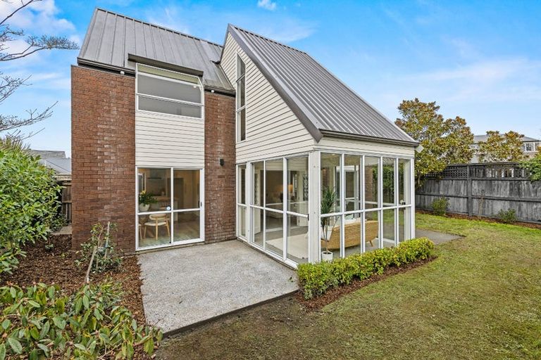 Photo of property in 3/251 Memorial Avenue, Burnside, Christchurch, 8053