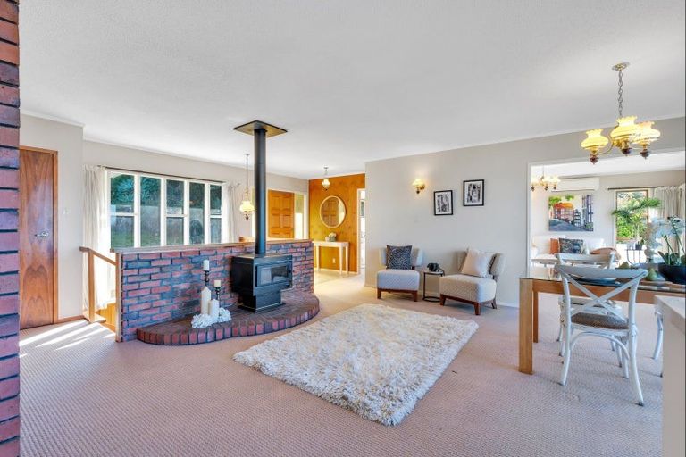 Photo of property in 23 Callender Place, Shelly Park, Auckland, 2014