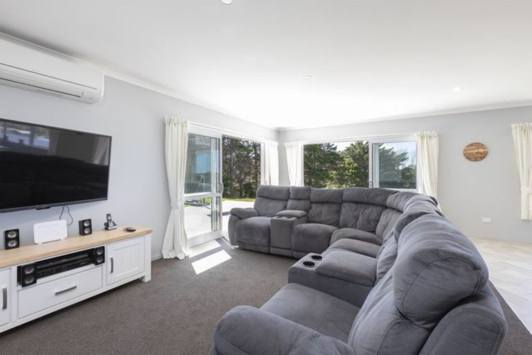 Photo of property in 12 Kuaka Crescent, Mangawhai, 0505