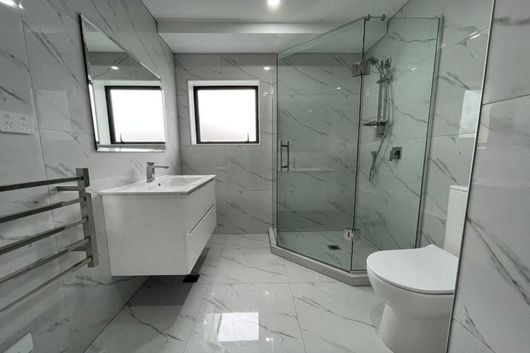 Photo of property in 152 Triangle Road, Massey, Auckland, 0614