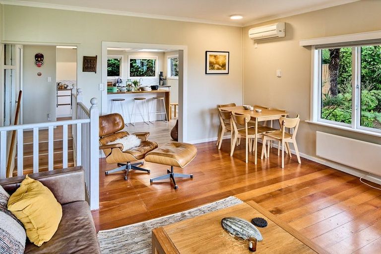 Photo of property in 98 Motuhara Road, Plimmerton, Porirua, 5026