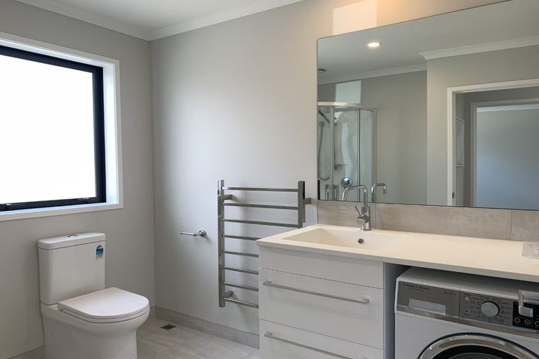 Photo of property in 2 Honowai Street, Kumeu, 0810