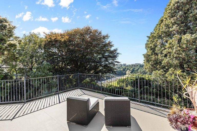 Photo of property in 305 Mangorei Road, Merrilands, New Plymouth, 4312
