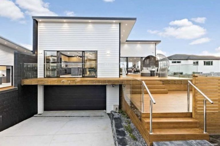 Photo of property in 45 Ascension Crescent, Orewa, 0931