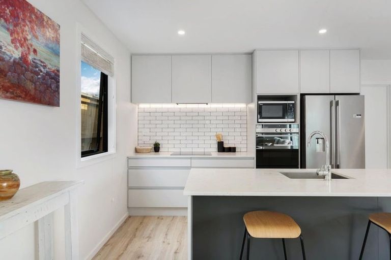 Photo of property in 33 Drysdale Road, Jacks Point, 9371