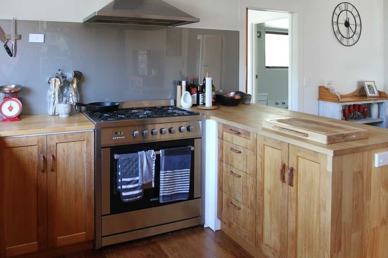 Photo of property in 64 Waimea West Road, Brightwater, 7022