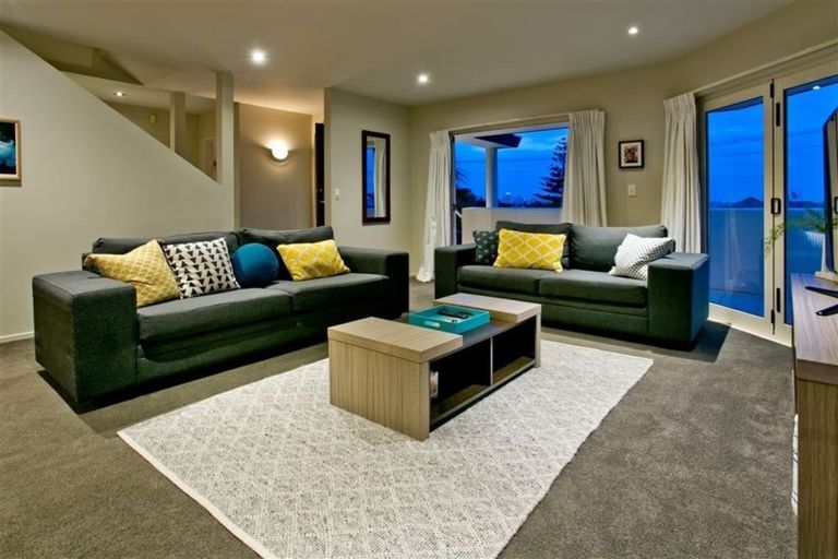 Photo of property in 1/11 Pine Ridge Terrace, Hauraki, Auckland, 0622