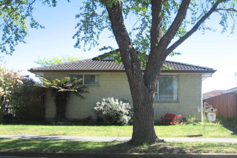 Photo of property in 5 Fenmere Place, Burwood, Christchurch, 8083