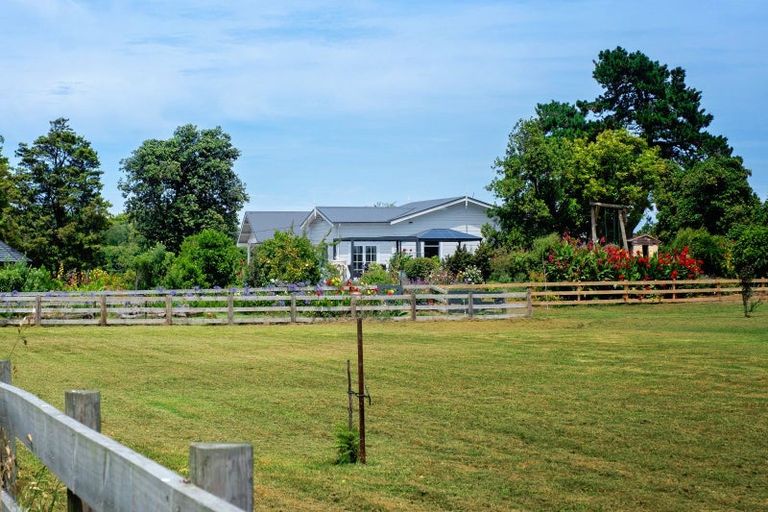 Photo of property in 104 Ferry Road, Clive, 4102
