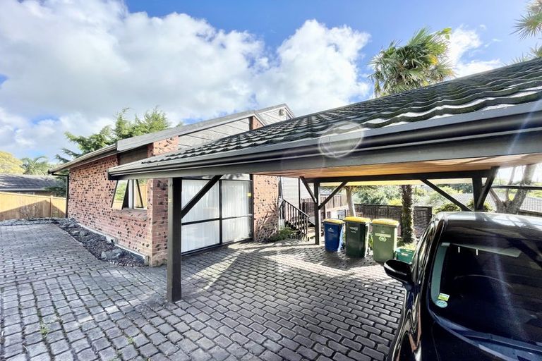 Photo of property in 32 Cron Avenue, Te Atatu South, Auckland, 0610