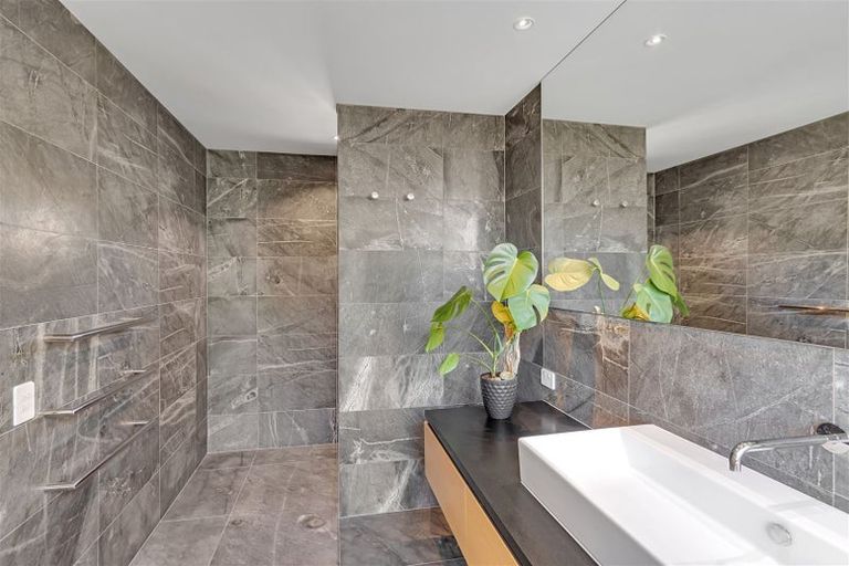 Photo of property in 2 Marriner Street, Sumner, Christchurch, 8081