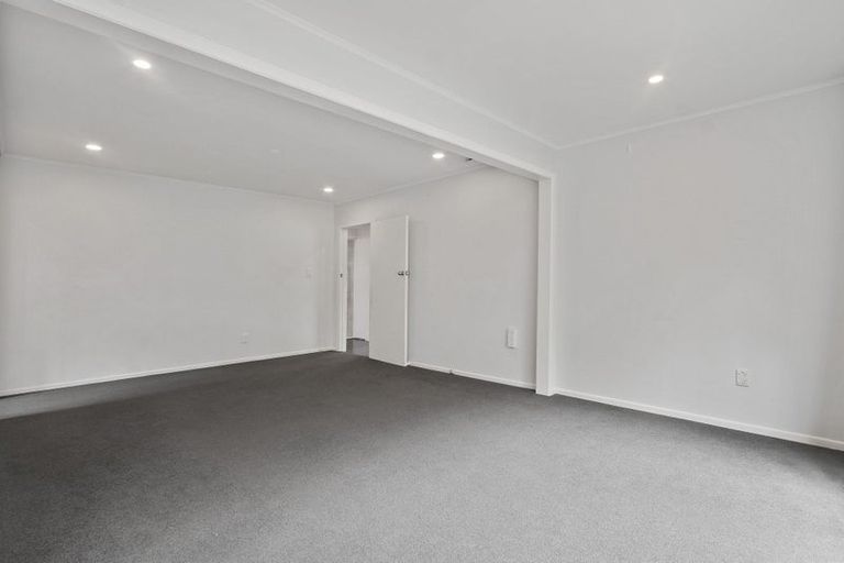 Photo of property in 28 Northfield Road, Waitakere, Auckland, 0816