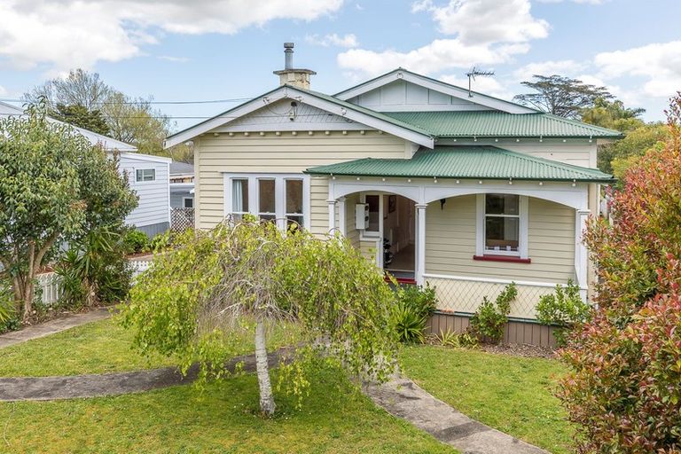 Photo of property in 60 Prospect Terrace, Pukekohe, 2120