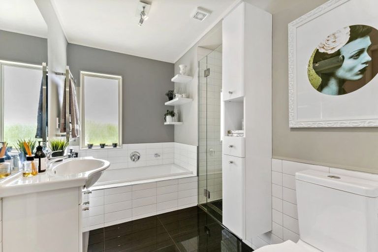 Photo of property in 9 Lingard Grove, Brooklyn, Wellington, 6021