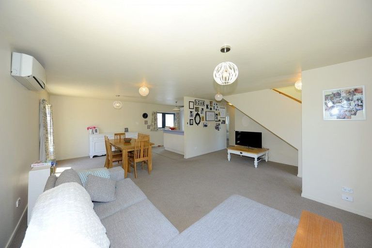 Photo of property in 2/109 Lincoln Road, Addington, Christchurch, 8024