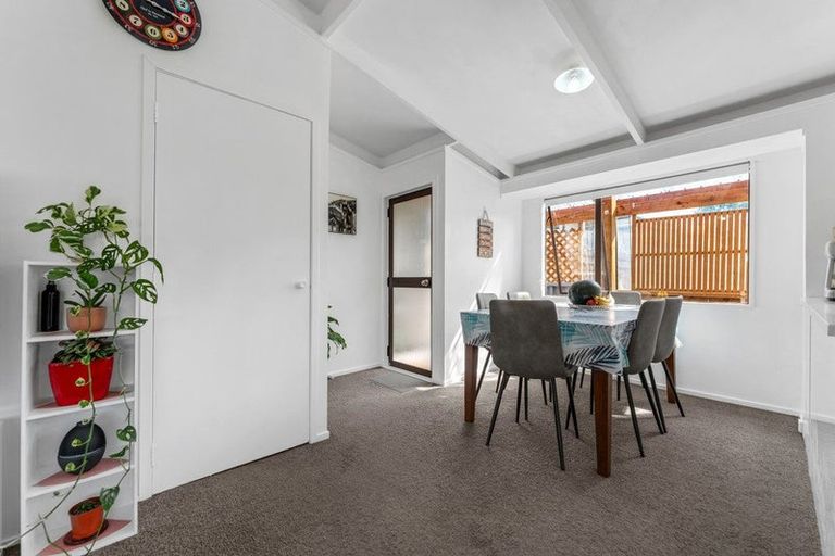 Photo of property in 4a Gallony Avenue, Massey, Auckland, 0614