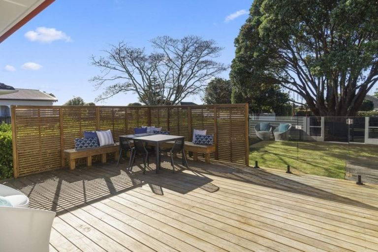 Photo of property in 6 Kervil Avenue, Te Atatu Peninsula, Auckland, 0610