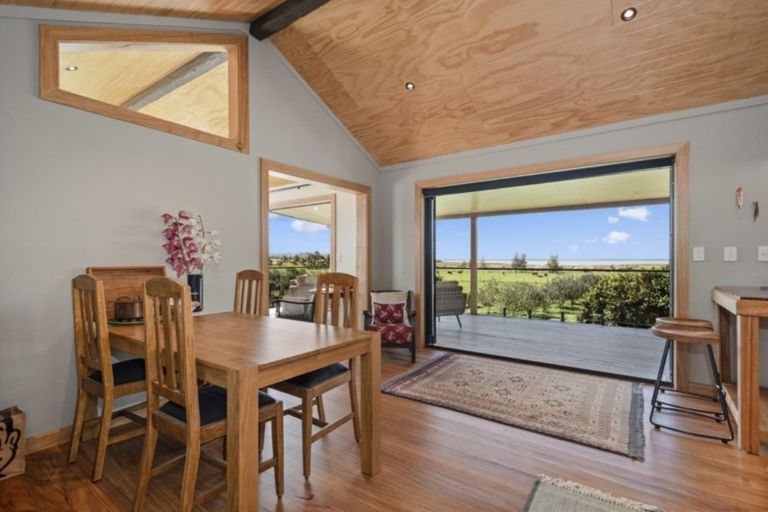 Photo of property in 261b Walker Road East, Aongatete, 3178