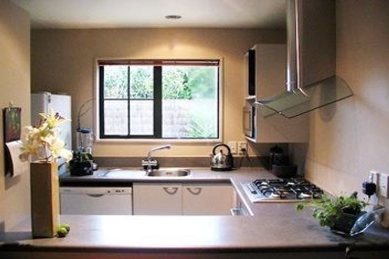 Photo of property in 4/20 Office Road, Merivale, Christchurch, 8014