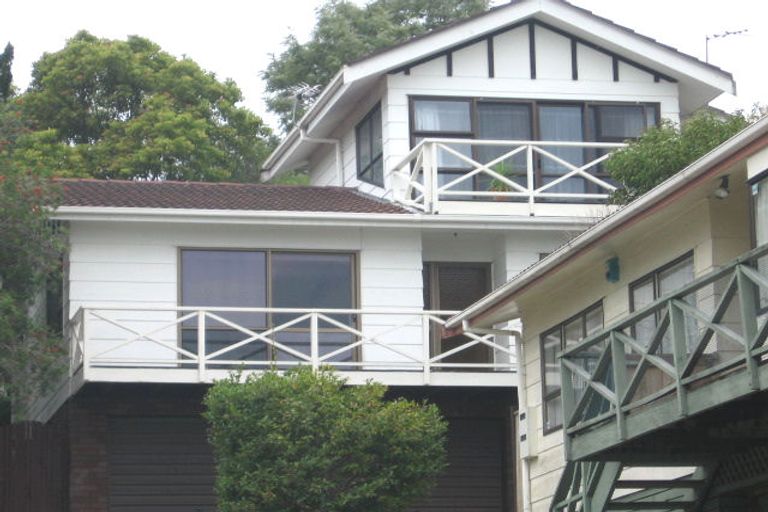 Photo of property in 1/21 Tree View Avenue, Glenfield, Auckland, 0629