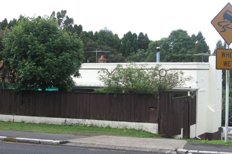 Photo of property in 232 Godley Road, Titirangi, Auckland, 0604