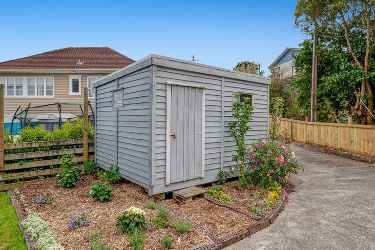 Photo of property in 10 St James Avenue, Helensville, 0800