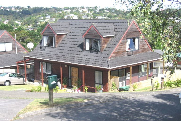 Photo of property in 1/21 Valecrest Place, Bayview, Auckland, 0629