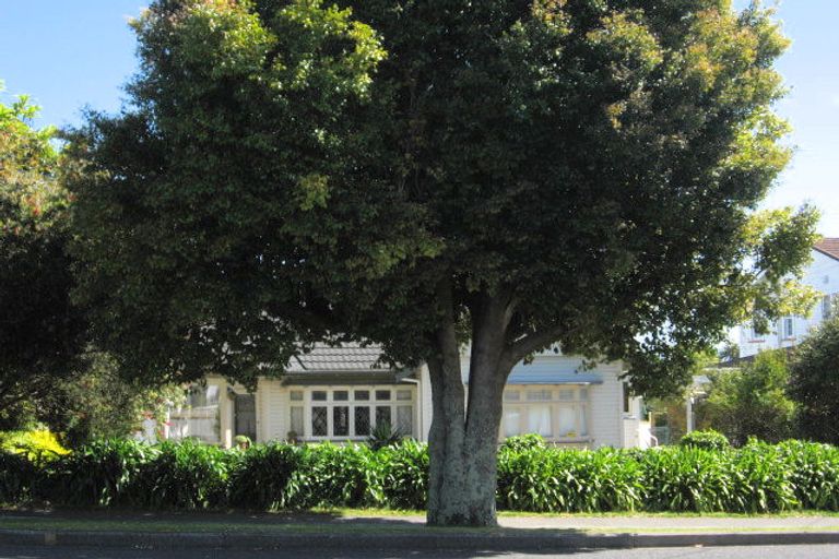 Photo of property in 82 Stout Street, Whataupoko, Gisborne, 4010
