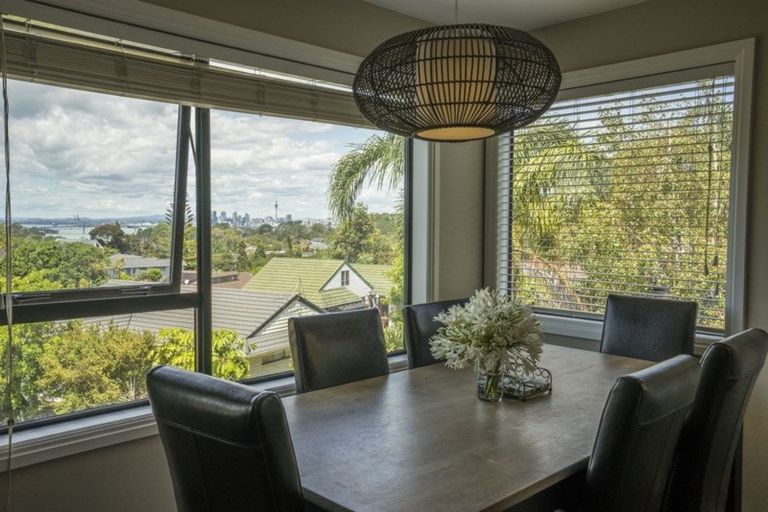 Photo of property in 131 Chelsea View Drive, Chatswood, Auckland, 0626