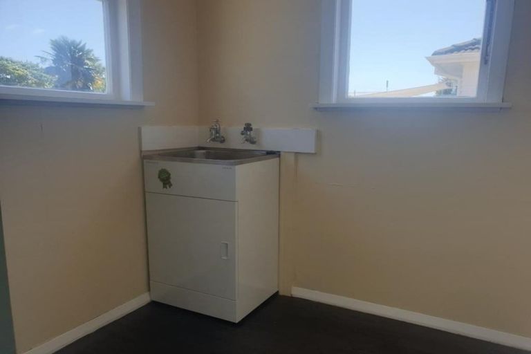 Photo of property in 5 Neal Crescent, Onekawa, Napier, 4110