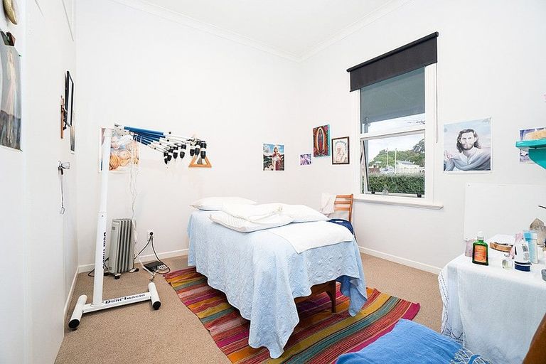 Photo of property in 19 Carey Street, Waitara, 4320