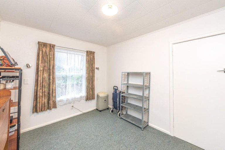 Photo of property in 30 Seafront Road, Castlecliff, Wanganui, 4501