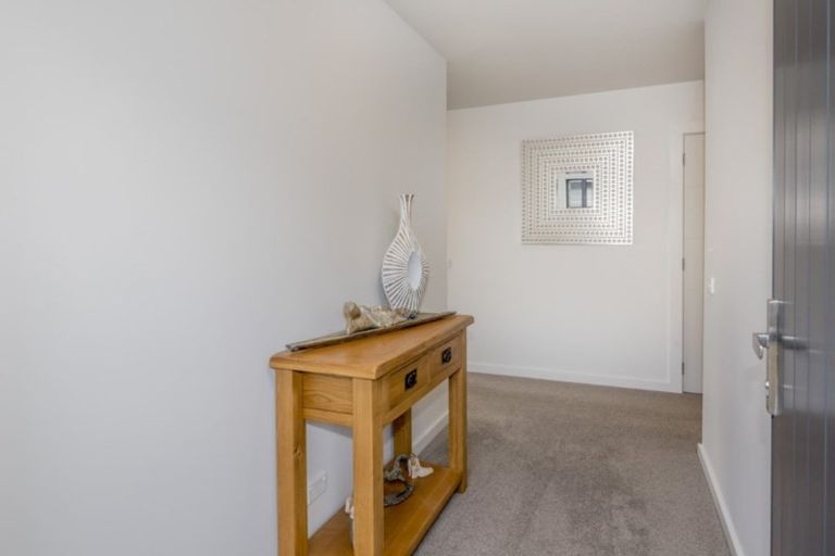 Photo of property in 53 Waipunahau Road, Waikanae, 5036