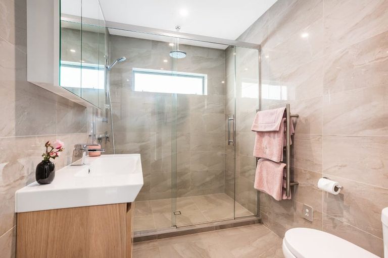 Photo of property in 10 Madeira Close, Whitby, Porirua, 5024