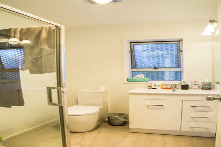 Photo of property in 76 Manuka Road, Glenfield, Auckland, 0629