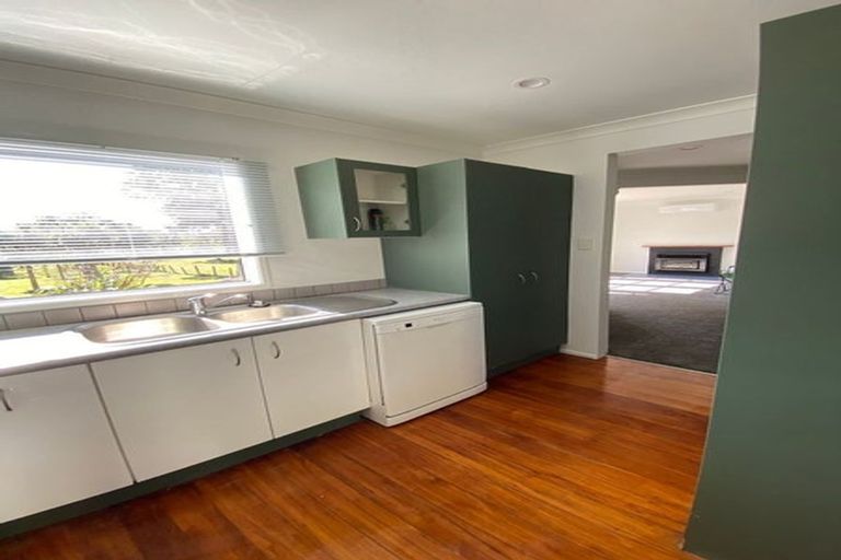 Photo of property in 170 Main Road South, Raumati South, Paraparaumu, 5032