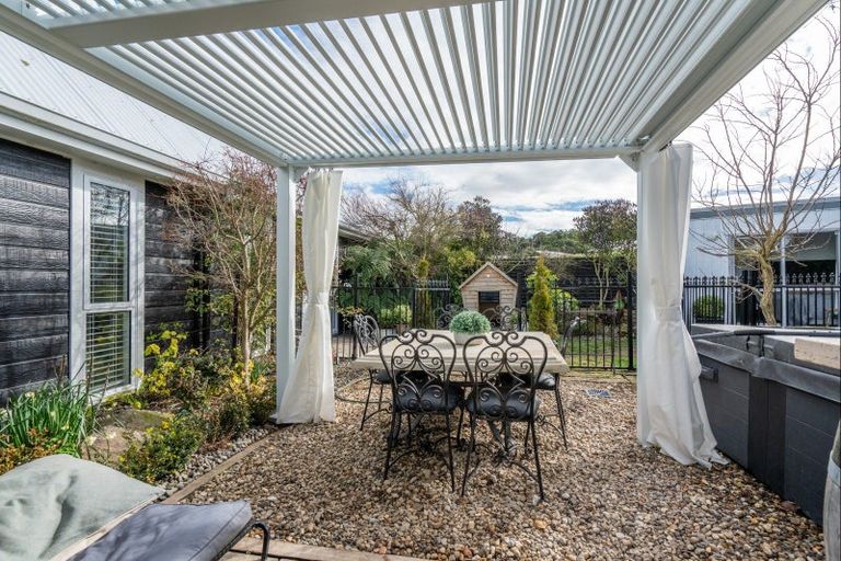Photo of property in 62 Montgomery Crescent, Kinloch, Taupo, 3377