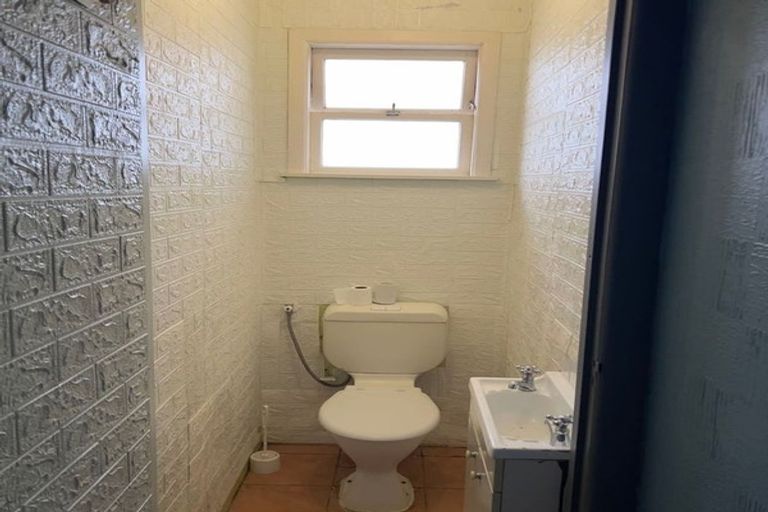 Photo of property in 80a Glengarry Road, Glen Eden, Auckland, 0602