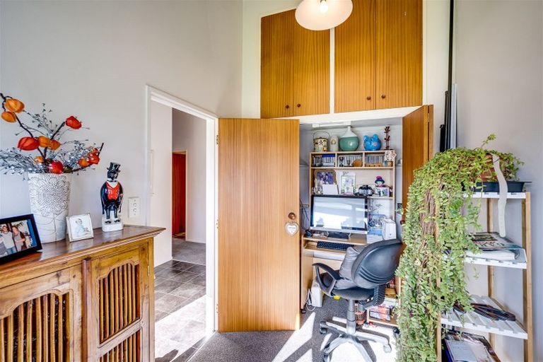 Photo of property in 2 Yeo Place, Taradale, Napier, 4112