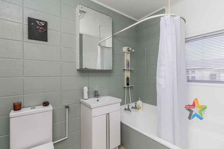 Photo of property in 2/1 Mana Street, Vogeltown, Wellington, 6021