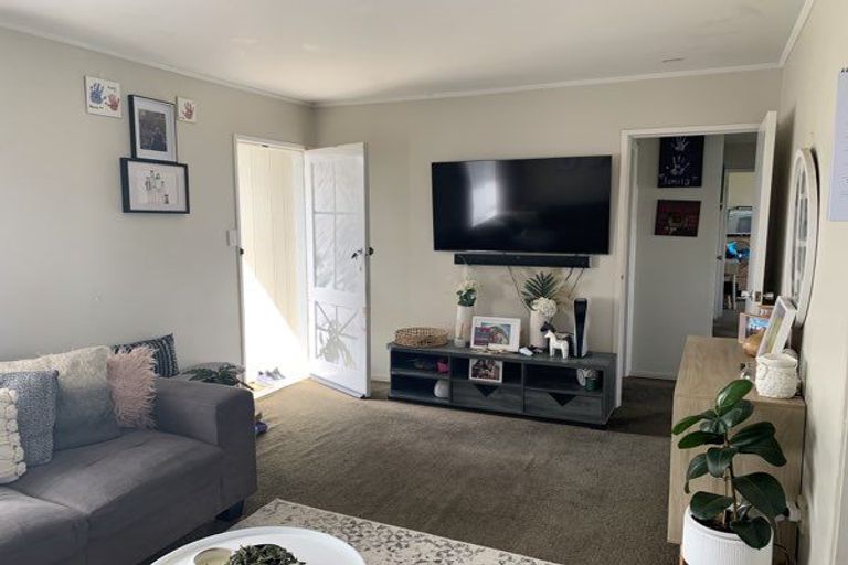 Photo of property in 1/15 Armada Drive, Ranui, Auckland, 0612