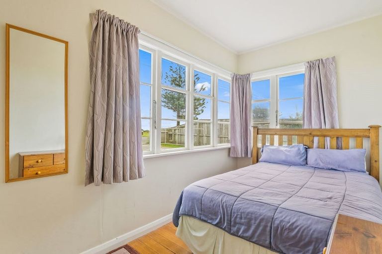 Photo of property in 38 Marine Parade, Otaki Beach, Otaki, 5512