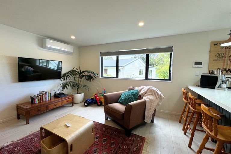 Photo of property in 10 Mahinga Place, Massey, Auckland, 0614