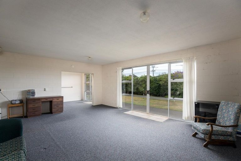 Photo of property in 7 Waimea Street, Westown, New Plymouth, 4310