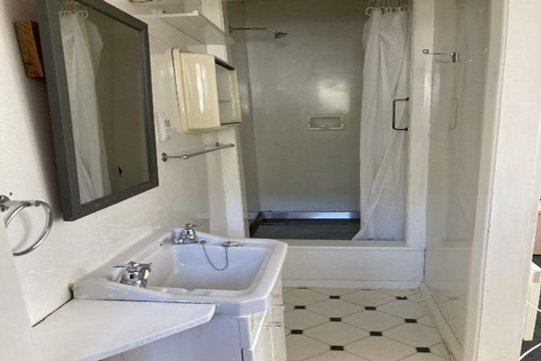 Photo of property in 1/93 Waikawa Road, Picton, 7220