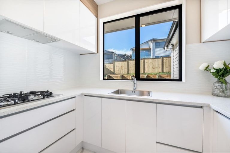 Photo of property in 22 Carrygawley Road, Flat Bush, Auckland, 2019