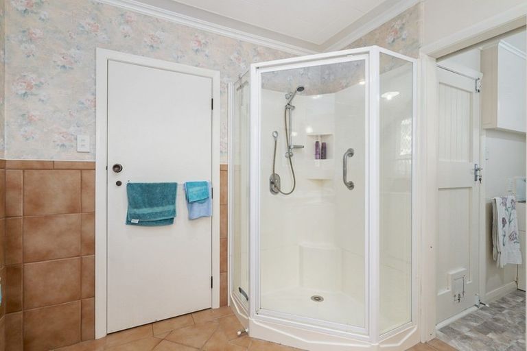 Photo of property in 7 Piper Place, Roslyn, Palmerston North, 4414